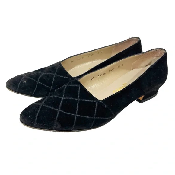 Salvatore Ferragamo | Shoes | Salvatore Ferragamo Size 75b  display picture 2